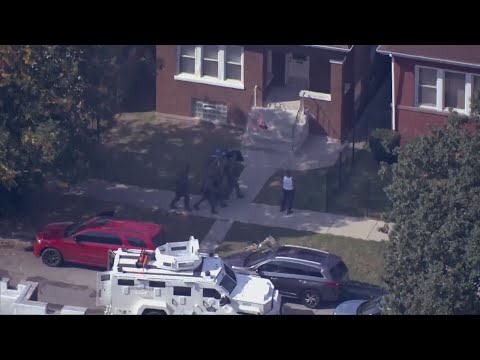 Chicago Swat Responds Shooting Rampage 1 dead, several wounded in North Austin  Community